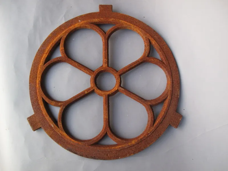 Gietijzeren rond stalraam met bloemmotief 78 cm - 260.011-3