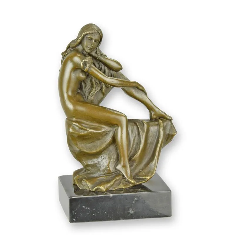 Klein bronzen beeld zittend vrouwelijk naakt op marmer 14 cm - TM-23