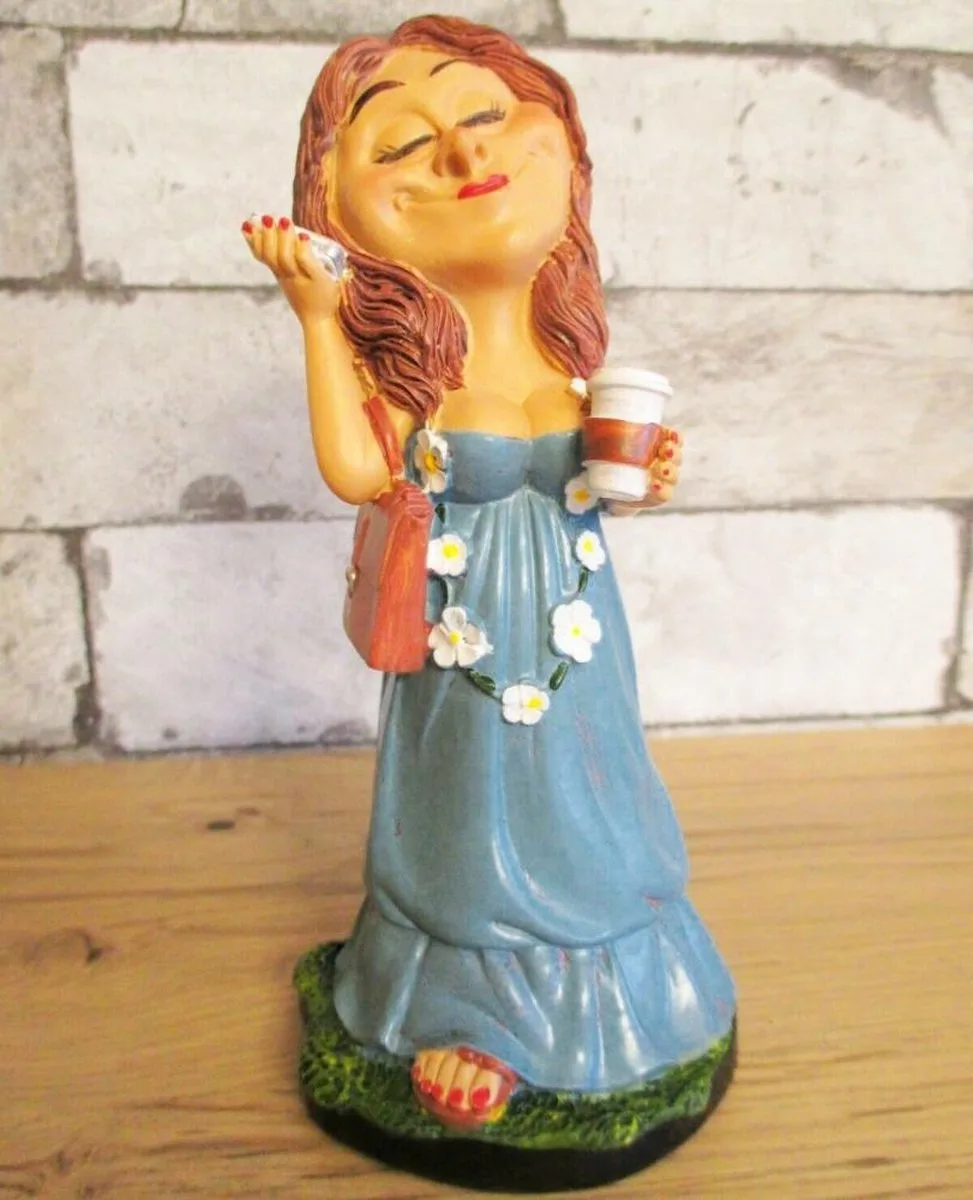 MadDeco IT-medewerkster Beeldje Warren Stratford Polyresin 7x8x17 cm - 8720143771019