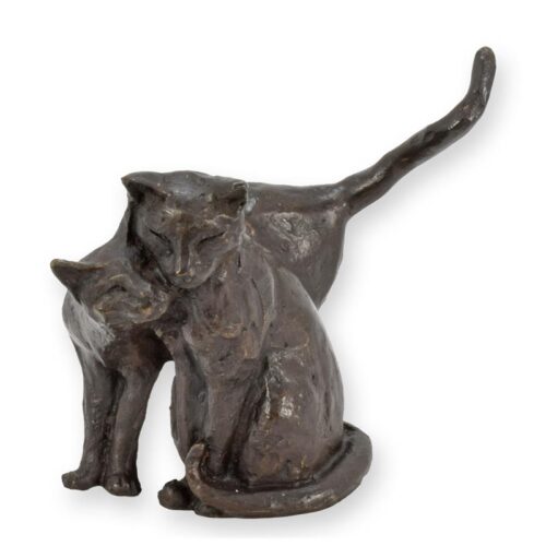 Bronzen beeld van twee knuffelende katten in elegant design