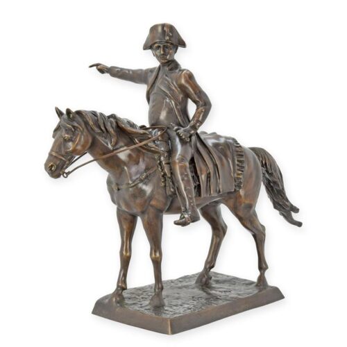 Bronzen beeld van Napoleon te paard met rijke details