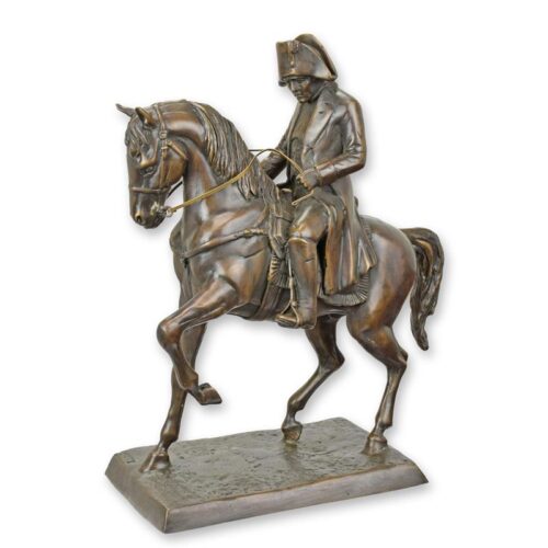 Bronzen beeld van Napoleon te paard met gedetailleerde afwerking