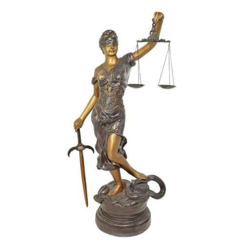 Bronzen beeld van Vrouwe Justitia met zwaard en balans