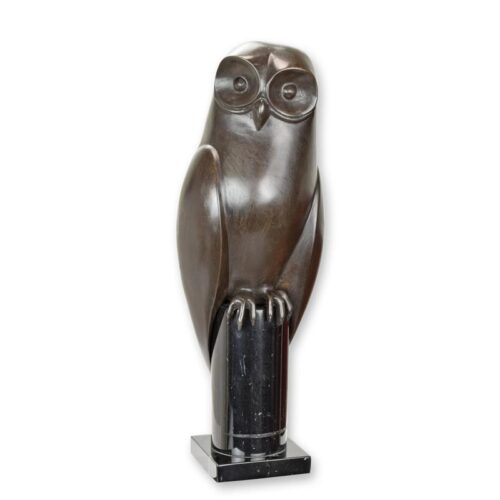 Bronzen uilensculptuur met gedetailleerde afwerking en elegantie