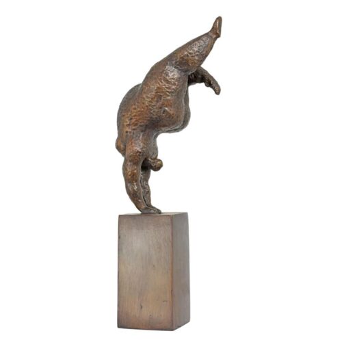 Bronzen sculptuur van een elegante vrouwelijke danseres