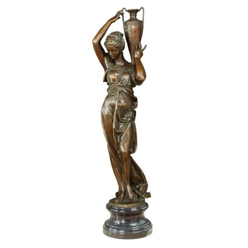 Bronzen beeld van Hebe met urn in elegante pose