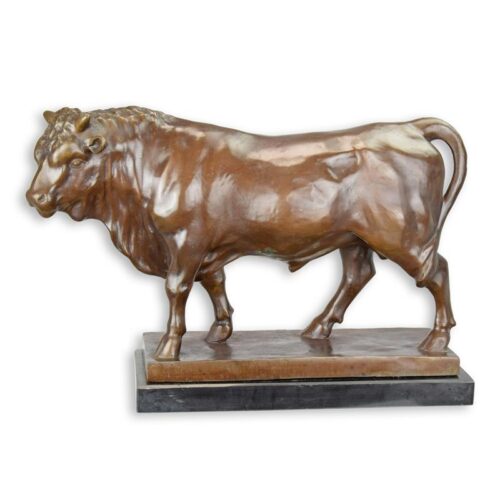 Bronzen sculptuur van een krachtige en elegante stier